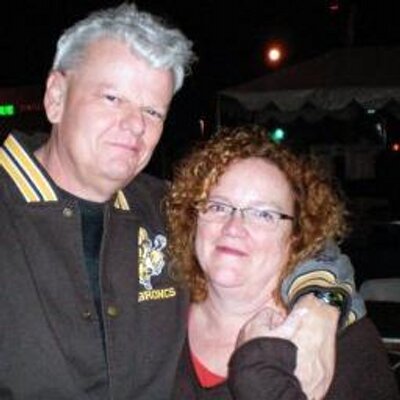 Profile Picture of James Skeen (@DatesWithMyWife) on Twitter