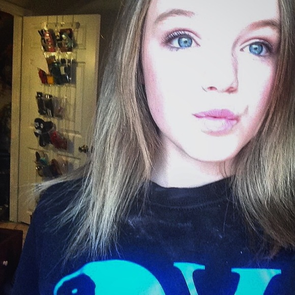 Profile Picture of Hannah Fann (@hannahfann15) on Poshmark