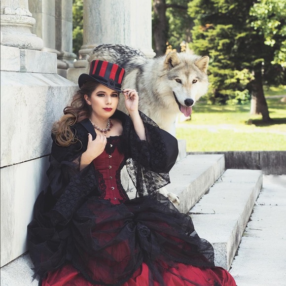 Profile Picture of Kimberly Costlow (@kimberlycostlow) on Poshmark