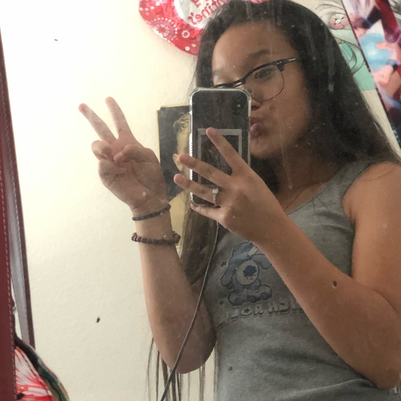 Caity Balanon - Poshmark Profile Picture of Caity Balanon (@hawaiian_girl03) on Poshmark