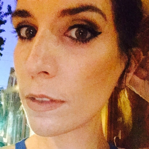 Meghan Lamountain - Poshmark Profile Picture of Meghan Lamountain (@mlamou) on Poshmark