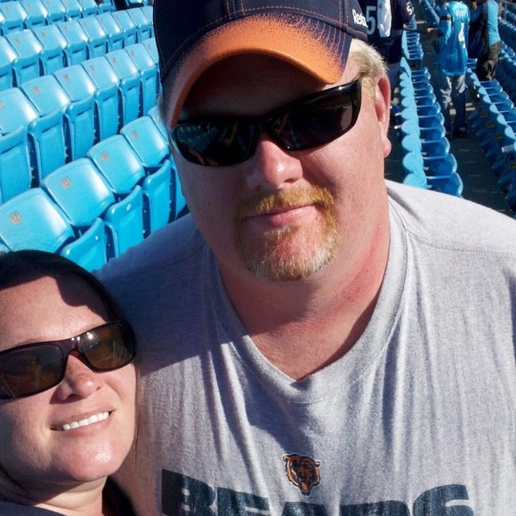 Chantel Leezer - Poshmark Profile Picture of Chantel Leezer (@chanleezer) on Poshmark