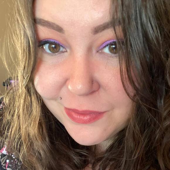 Profile Picture of Brandie Slone-chucci (@bnschucci08) on Poshmark