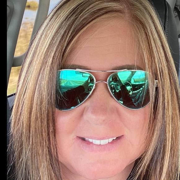 Tracy Caddell - Poshmark Profile Picture of Tracy Caddell (@tcaddell04) on Poshmark