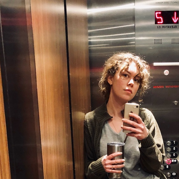 Profile Picture of Isabella Fencik (@isabella4real) on Poshmark