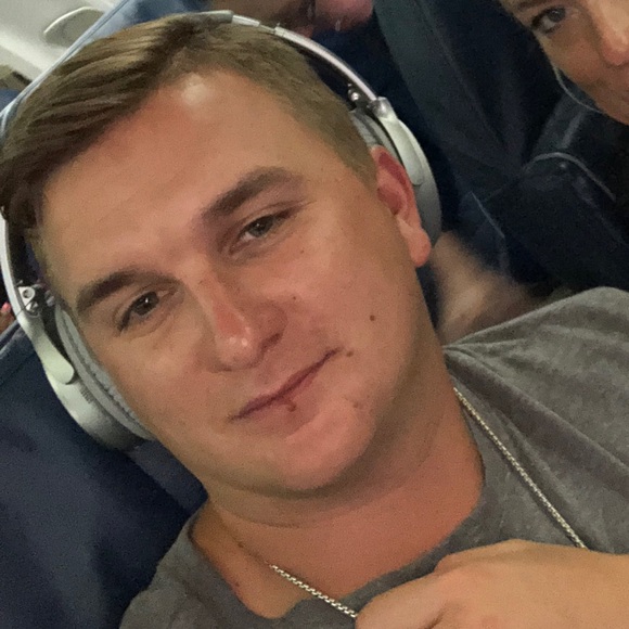 Profile Picture of Joseph Windler (@jwindler) on Poshmark