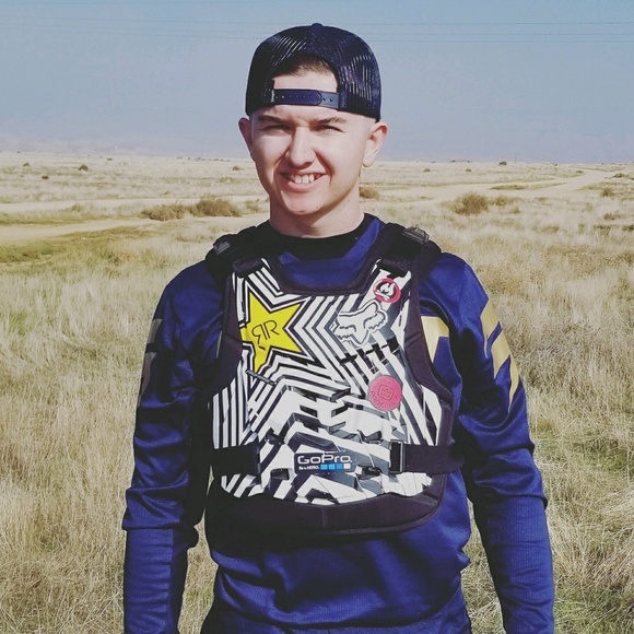 Profile Picture of Jason Hackney (@hackneyj1) on Poshmark