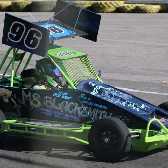 Profile Picture of Thomas Searle (@thomassearle1991) on Tiktok