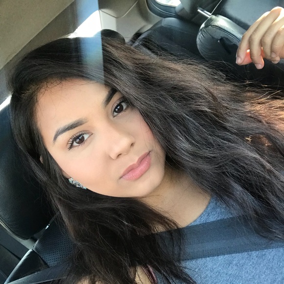 Profile Picture of Fabiola Chavez (@fchavez06) on Poshmark