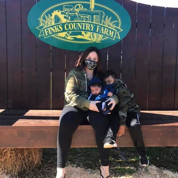 Profile Picture of Nichole Krackow (@livelovelife369) on Poshmark