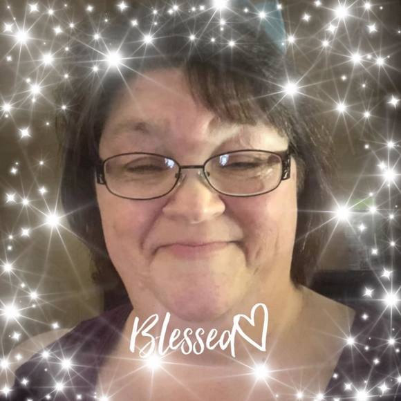 Profile Picture of Kimberly Bounds (@kimmiegirl43) on Poshmark