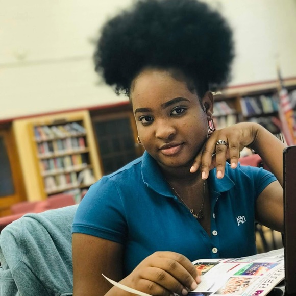 Profile Picture of Julienne jean Francois (@jjfrancois520) on Poshmark