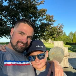 Profile Picture of Chad Robbins (@chadrobbins) on Instagram