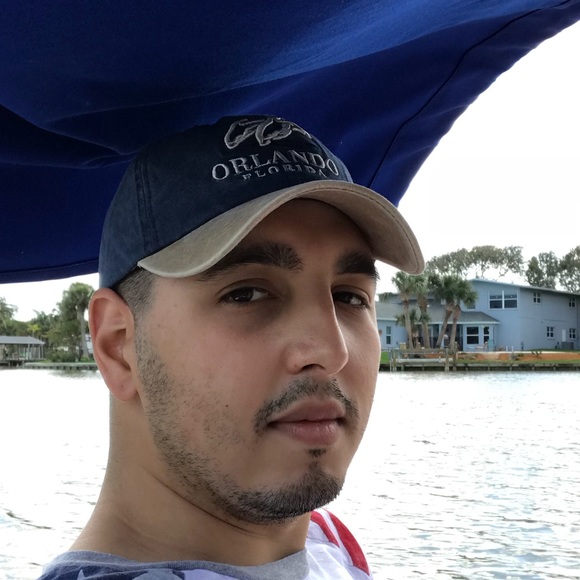 Profile Picture of Matthew Arguinzoni (@arguinz0nim) on Poshmark