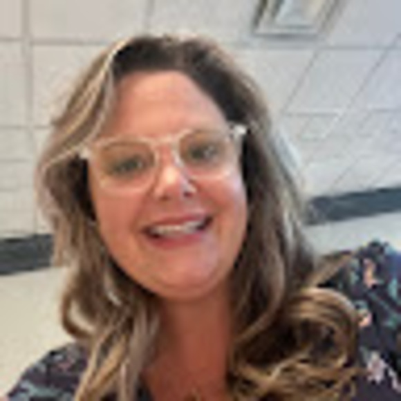 Profile Picture of Michelle Hougland (@msrhoug) on Poshmark