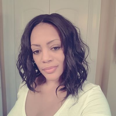 Profile Picture of Lnspell (@LisaSpeller) on Twitter