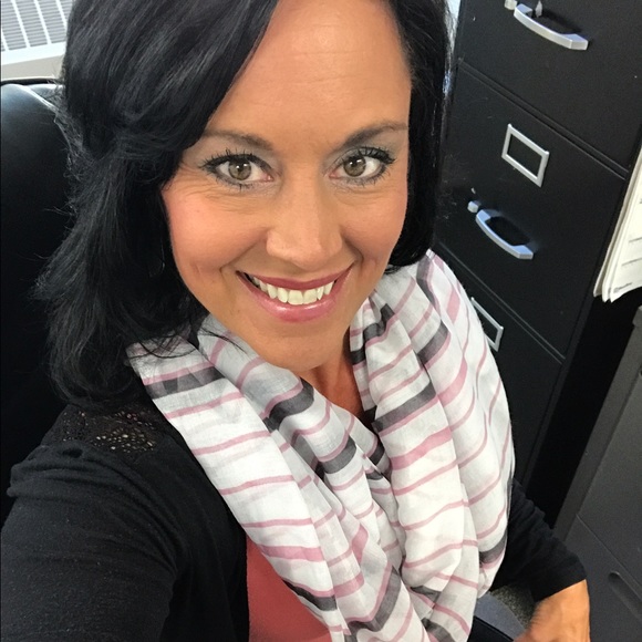 Profile Picture of Kenna Lierz (@klierz11) on Poshmark