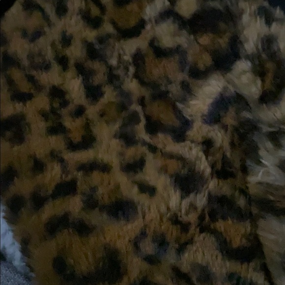 Profile Picture of Tonya Pereira (@tonyapereira) on Poshmark