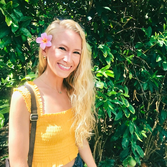 Profile Picture of Veronica Eder (@veronicaeder) on Poshmark
