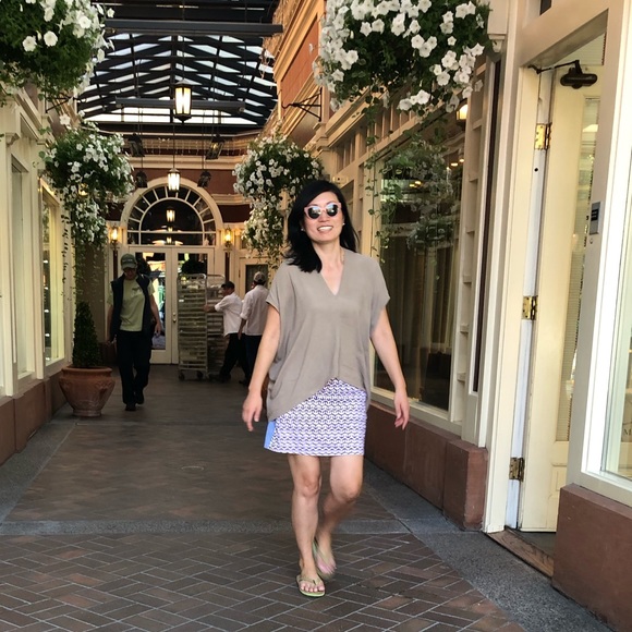 Profile Picture of Elizabeth Krause (@elkra) on Poshmark