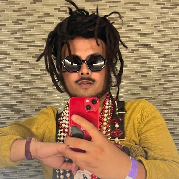 Profile Picture of Luis Lim (@luis_lim) on Poshmark