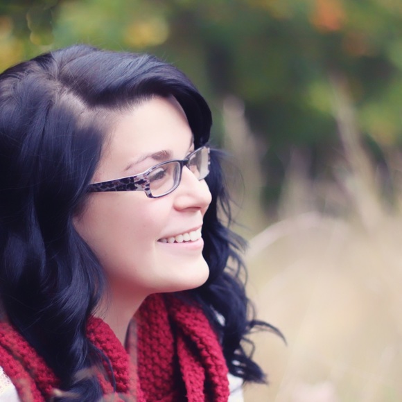 Profile Picture of Erica Carleen (@ericacun) on Poshmark