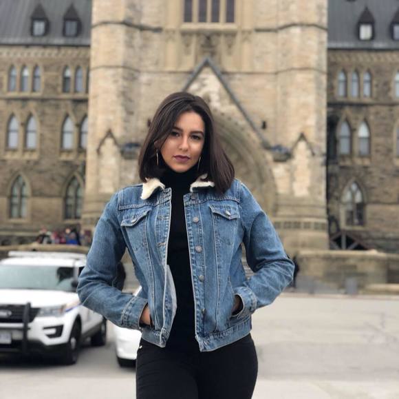 Profile Picture of Nada Bourara (@nadab09) on Poshmark