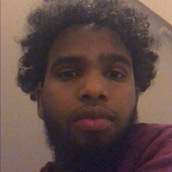 Profile Picture of Mahad Ibrahim (@mahaad252) on Poshmark