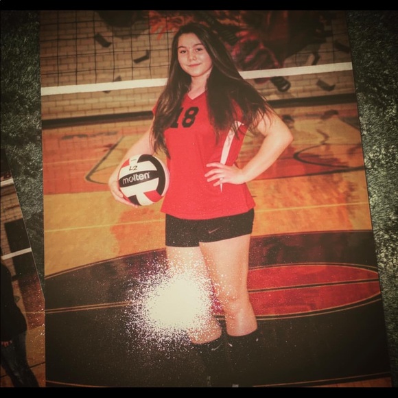 Profile Picture of Anna Maillis (@amaillis219) on Poshmark