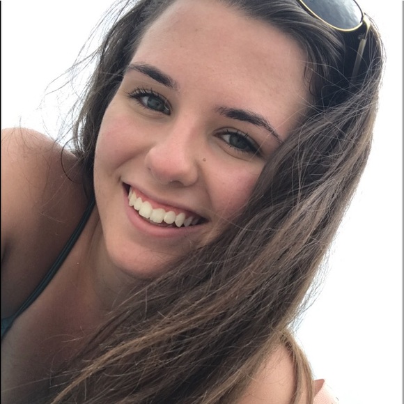 Profile Picture of Kacie Roberts (@kacie2020) on Poshmark