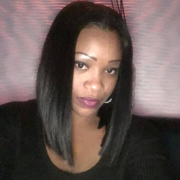 Profile Picture of Shauna Walters (@shay1037) on Poshmark