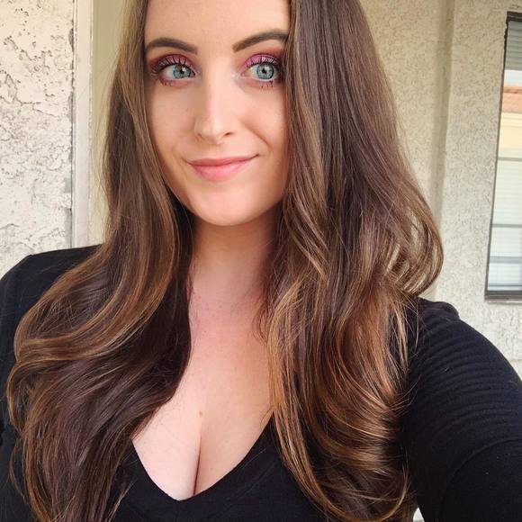Profile Picture of Chelsey Mcanulty (@chelsmcanulty) on Poshmark