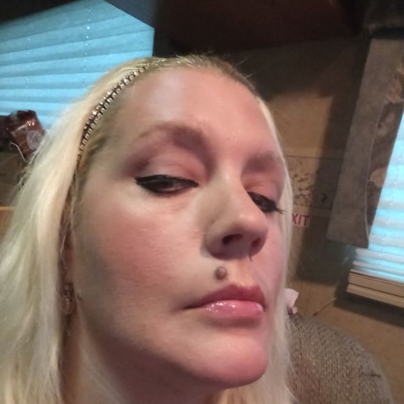 Profile Picture of Amber Balster (@amberbalster) on Poshmark