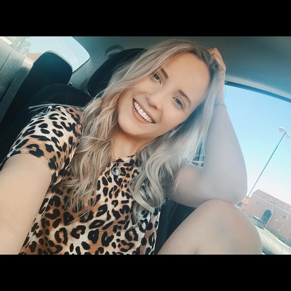 Profile Picture of Cassandra Sheppard (@cassandrasheppa) on Poshmark