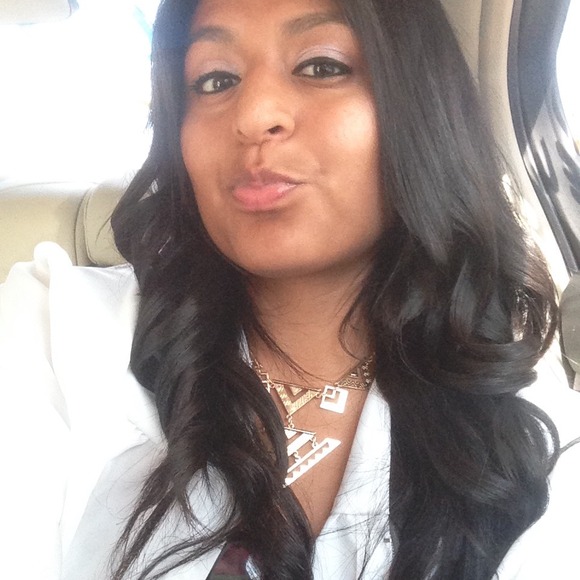 Profile Picture of Myrian Pachas (@mpachas) on Poshmark