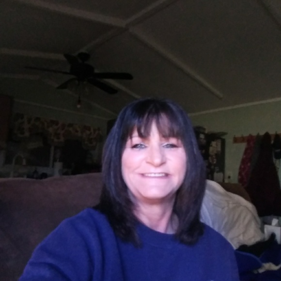Profile Picture of Angela Mcleskey (@angiemcles1) on Poshmark