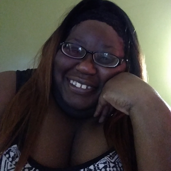 Profile Picture of Pamela Hayes (@p_hayes666) on Poshmark