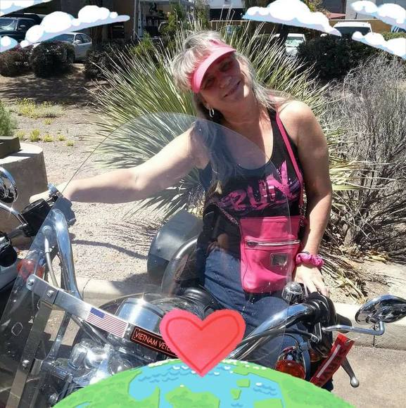 Profile Picture of Susan Jungferman (@summergirlaway) on Poshmark