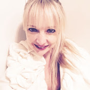 Profile Picture of Laura Dawes (@LauraElizabethDawes) on Youtube