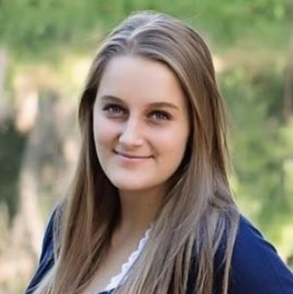 Profile Picture of Taylor Ficker (@tayjf1400) on Poshmark