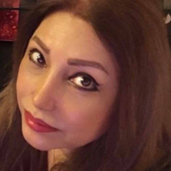 Parvin Farzinjou - Poshmark Profile Picture of Parvin Farzinjou (@parvin_farzin) on Poshmark