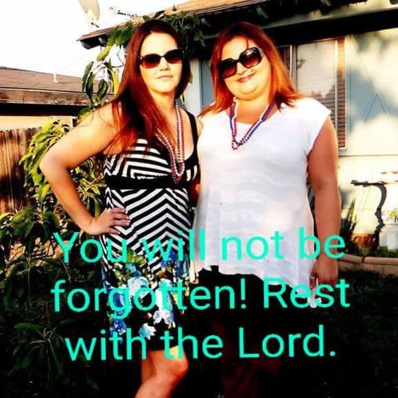 Profile Picture of Michelle Fowler (@bombshelly5150) on Poshmark