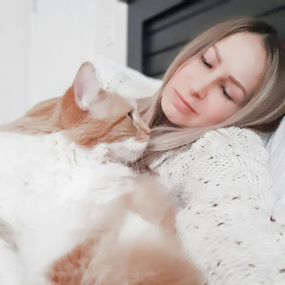 Profile Picture of Jennifer Merryfield (@elisemerryfield) on Poshmark