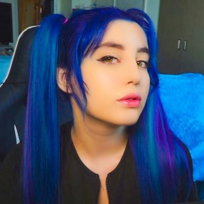 Gee ☁️ - Twitter Profile Picture of Gee ☁️ (@GeeNelly) on Twitter