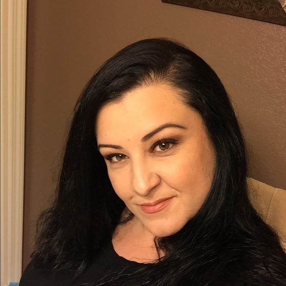 Profile Picture of Juliana Sargis (@jsargis) on Poshmark