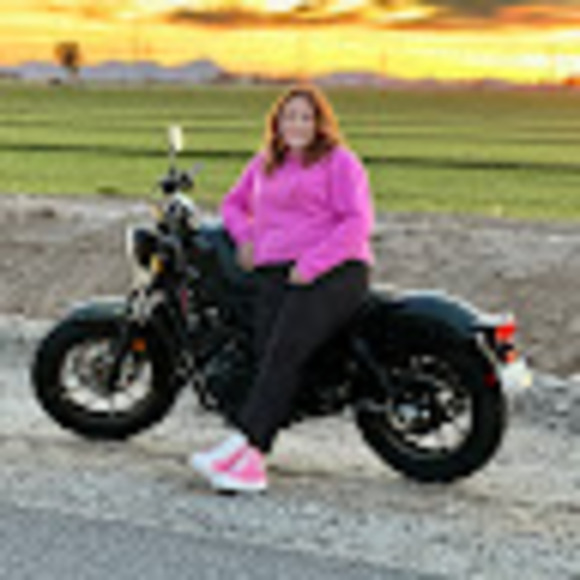 Profile Picture of Ciera Stebler (@cieracstebler) on Poshmark