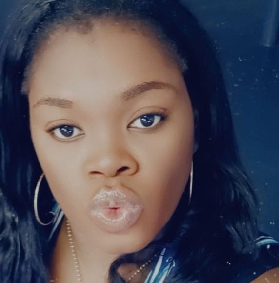 Profile Picture of Marie Ambroise (@marie_ambroise) on Poshmark