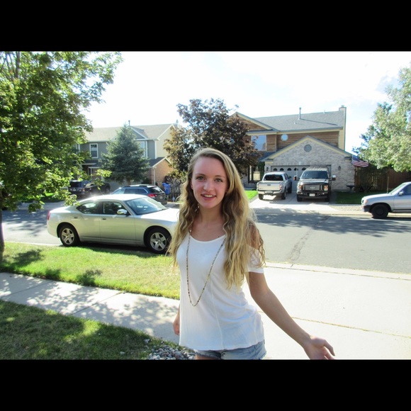 Profile Picture of Sienna Colonese (@siennachic) on Poshmark