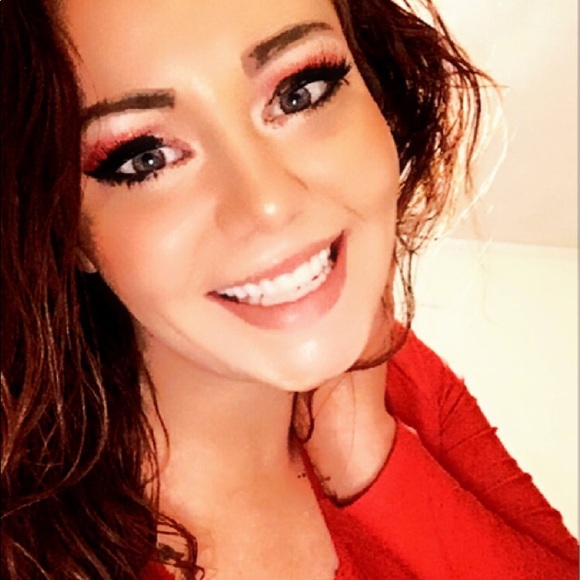 Profile Picture of Alice Crispell (@jokersharley84) on Poshmark