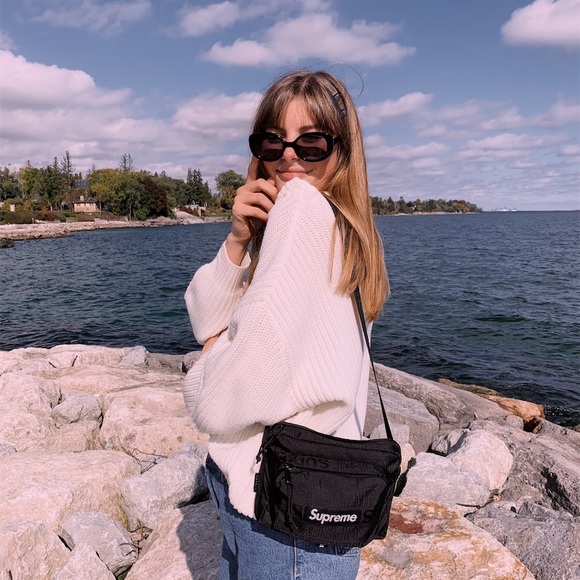 Profile Picture of Meredith Steven (@mersteven) on Poshmark